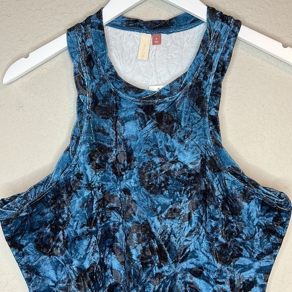 NWT Pilcro Velveteen Racerback Tank Size Medium - Picture 5 of 14